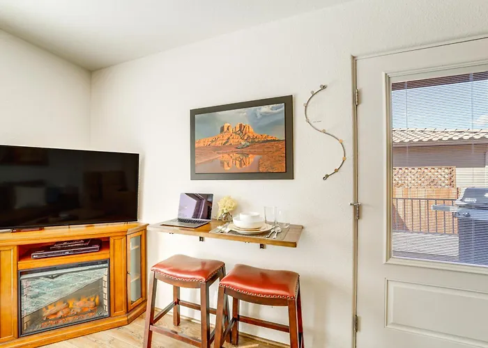 Walk To Trails! Casita W/ Fire Pit & Views Holiday home *