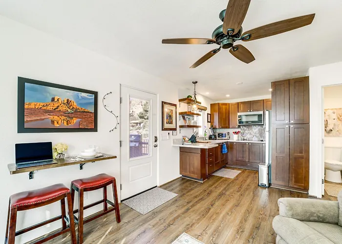 Walk To Trails! Casita W/ Fire Pit & Views Holiday home Sedona